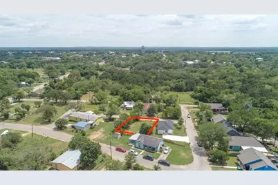 112 Field Street, Luling, TX 78648 - Photo 9