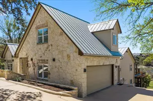 25207 Lakeview Dr, Spicewood, TX 78669 - Photo 9