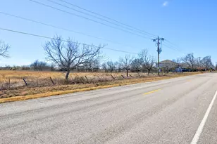 1015 E Main St, Troy, TX 76579 - Photo 5