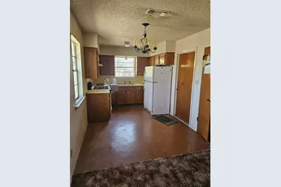 1001 W 17th Street, Georgetown, TX 78626 - Photo 5