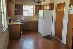 1001 W 17th St, Georgetown, TX 78626 - Photo 5