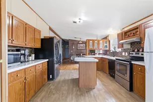 1150 Walter Hoffman Rd, Cedar Creek, TX 78612 - Photo 9