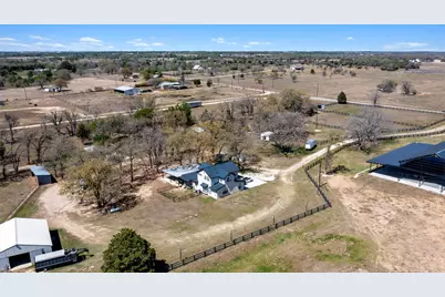 359 N County Line Road, Elgin, TX 78621 - Photo 15