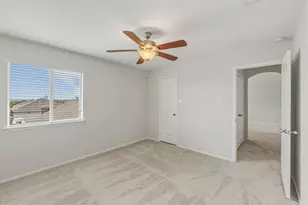 301 Serpentine Ln, Jarrell, TX 76537 - Photo 29