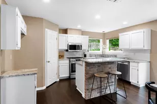 3605 Latimer Dr, Austin, TX 78732 - Photo 9