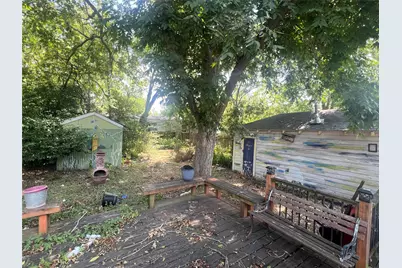 107 W 7th Street, Elgin, TX 78621 - Photo 7