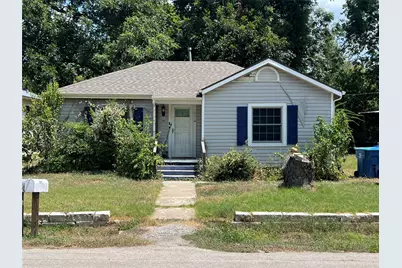107 W 7th Street, Elgin, TX 78621 - Photo 1