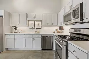 800 W 5th St, Austin, TX 78703 - Photo 9