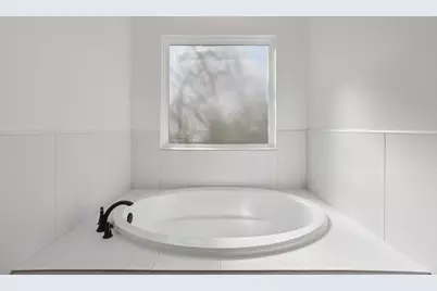 111 Kingwood Drive, Elgin, TX 78621 - Photo 35