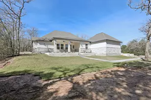 111 Kingwood Dr, Elgin, TX 78621 - Photo 39