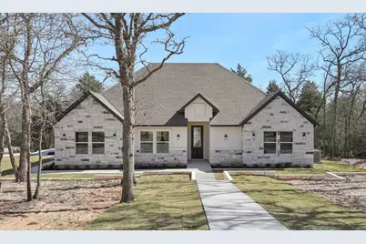 111 Kingwood Drive, Elgin, TX 78621 - Photo 1