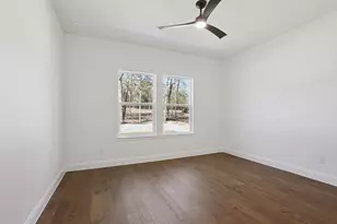 111 Kingwood Dr, Elgin, TX 78621 - Photo 19