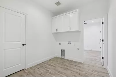 111 Kingwood Drive, Elgin, TX 78621 - Photo 25