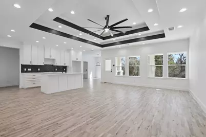 111 Kingwood Drive, Elgin, TX 78621 - Photo 7