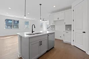 338 Orleanian Dr, Buda, TX 78610 - Photo 9