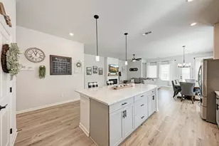 210 Mangold Dr, Hutto, TX 78634 - Photo 11