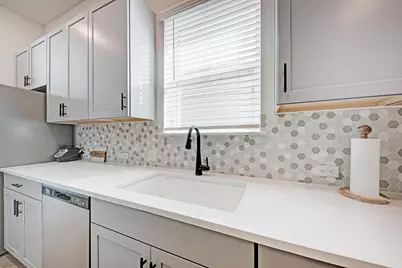 210 Mangold Drive, Hutto, TX 78634 - Photo 13