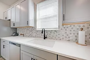 210 Mangold Dr, Hutto, TX 78634 - Photo 13