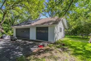 1905 Great Oaks Dr, Round Rock, TX 78681 - Photo 33