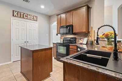 304 Timothy John Drive, Pflugerville, TX 78660 - Photo 7