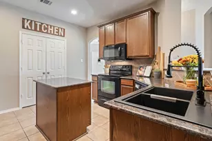 304 Timothy John Dr, Pflugerville, TX 78660 - Photo 7