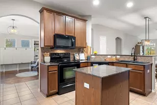 304 Timothy John Dr, Pflugerville, TX 78660 - Photo 5