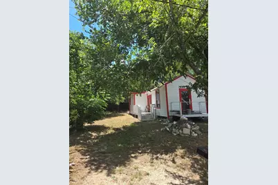 729 Chihuahua Street, Lockhart, TX 78644 - Photo 1