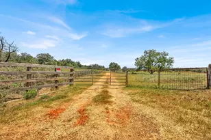599 Rocky Ln, Luling, TX 78648 - Photo 31