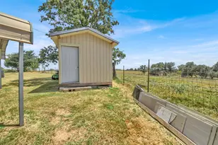 599 Rocky Ln, Luling, TX 78648 - Photo 25