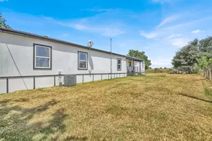 599 Rocky Ln, Luling, TX 78648 - Photo 23