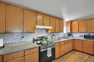 599 Rocky Ln, Luling, TX 78648 - Photo 9