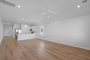 133 Hatari Trl, Jarrell, TX 76537 - Photo 3