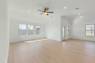 116 Elm Vw Dr, Georgetown, TX 78628 - Photo 25