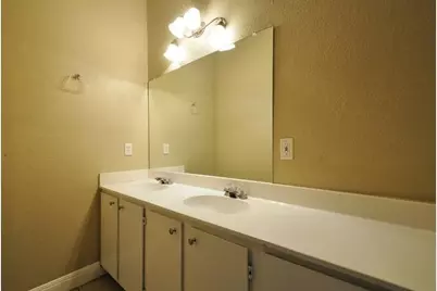 504 W 35th Street, Austin, TX 78705 - Photo 17