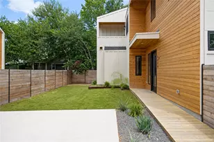 1215 Fort Branch Blvd, Austin, TX 78721 - Photo 3