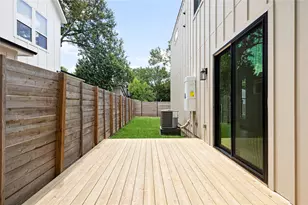 1215 Fort Branch Blvd, Austin, TX 78721 - Photo 29