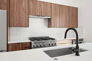 1215 Fort Branch Blvd, Austin, TX 78721 - Photo 9