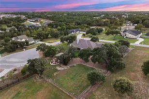 105 Stag Leap Ct, Liberty Hill, TX 78642 - Photo 37