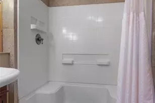 117 Lake View Dr, Spicewood, TX 78669 - Photo 15