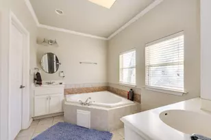 108 E 46th St, Austin, TX 78751 - Photo 9