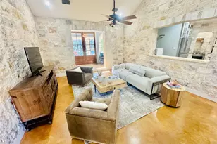 10921 Long Branch Dr, Austin, TX 78736 - Photo 3