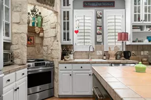 10921 Long Branch Dr, Austin, TX 78736 - Photo 13