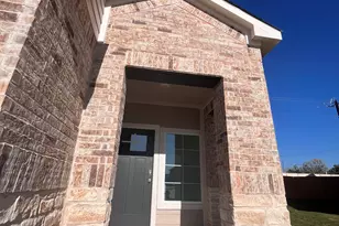 417 Lake Sweetwater Ln, Buda, TX 78610 - Photo 3
