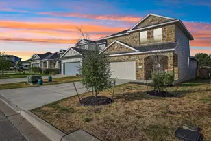 108 Katie Elder Dr, Jarrell, TX 76537 - Photo 3