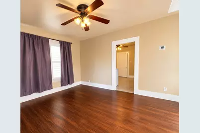 807 S Elm Street, Georgetown, TX 78626 - Photo 9