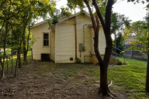 807 S Elm St, Georgetown, TX 78626 - Photo 13