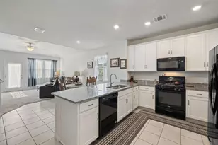 11701 Pecangate Way, Manor, TX 78653 - Photo 9