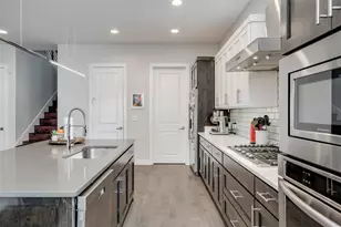 7514 Hardy Dr, Austin, TX 78757 - Photo 9