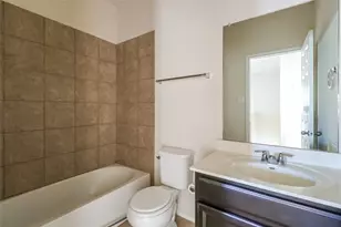 2105 Town Centre Dr, Round Rock, TX 78664 - Photo 13