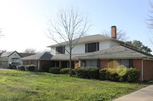 535 W Prairie Lea St, Lockhart, TX 78644 - Photo 1
